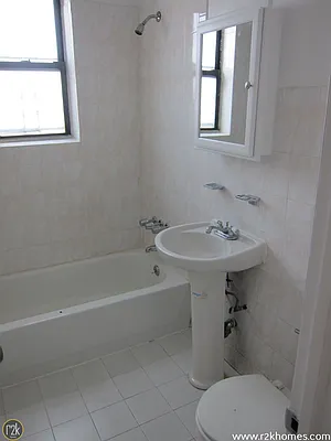 Rented by Realty 2000 Corp | media 12