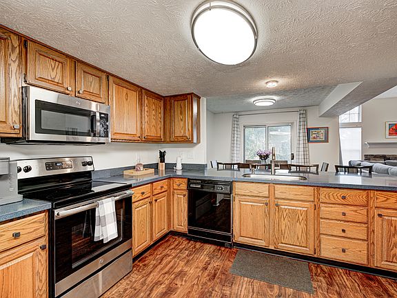 3rd image of 7459 Quincy Ct