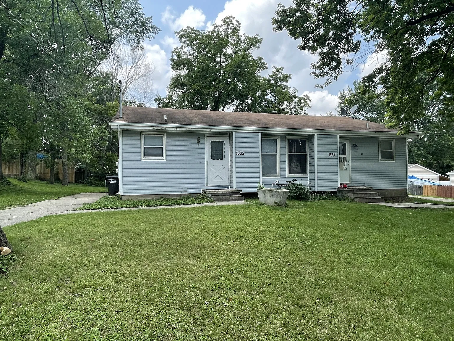 Cozy 2 Bed 1 Bath DSM Duplex! — Photo 3