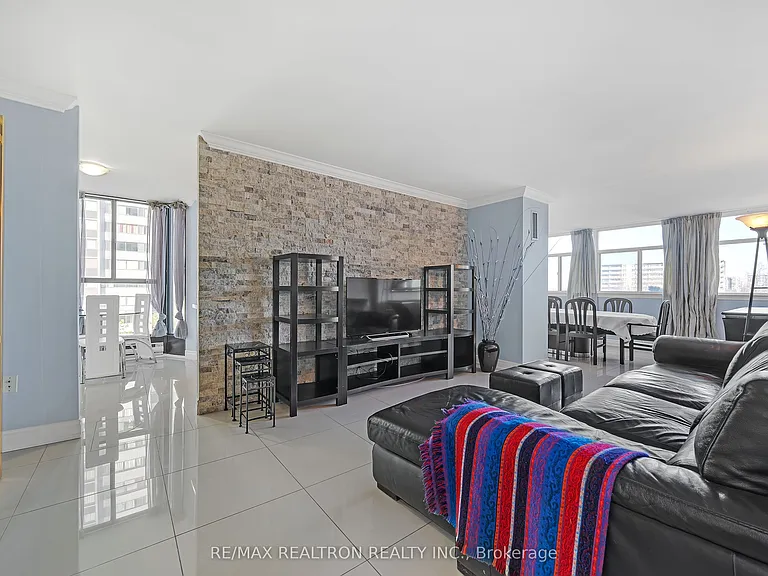 100 Antibes Dr #607 — Photo 4