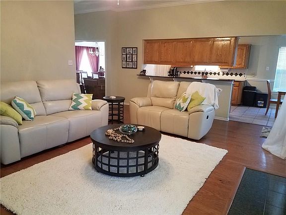 5th image of 1137 Roundrock Dr
