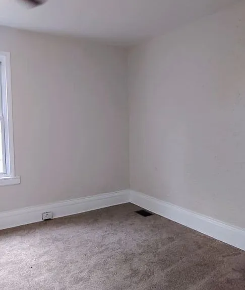 305 Moore Ave — Photo 21