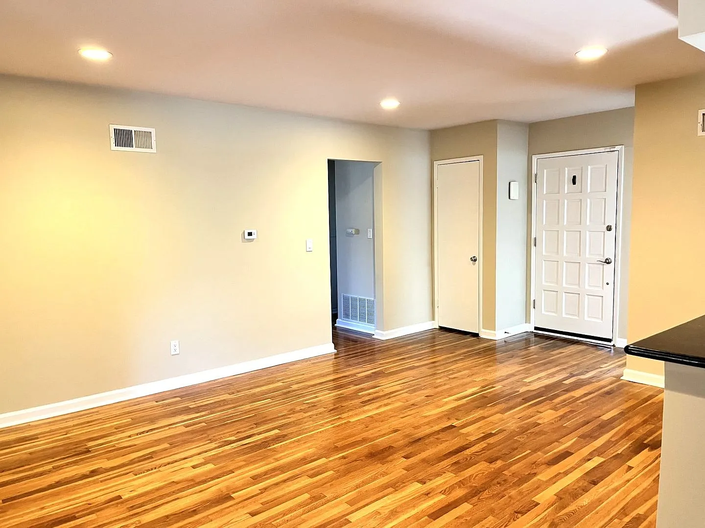 Beautiful 3-Bedroom Home with Bonus Room in Allied Gardens — Photo 4