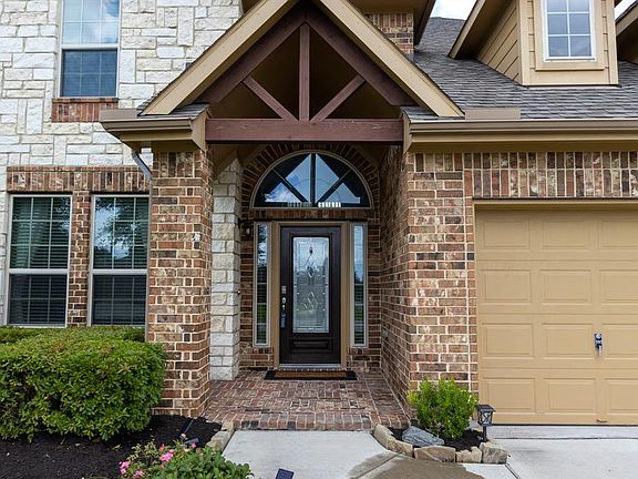 3rd image of 325 Woodway Dr