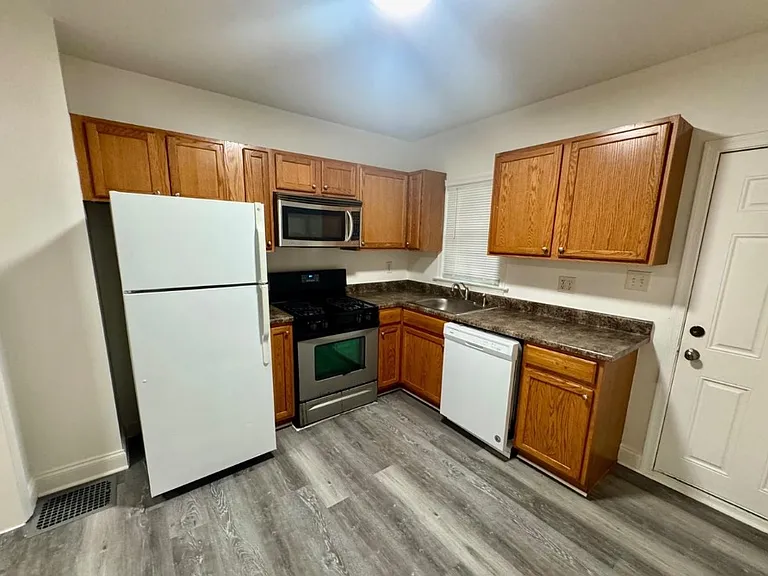 2863 W Lanvale St — Photo 2