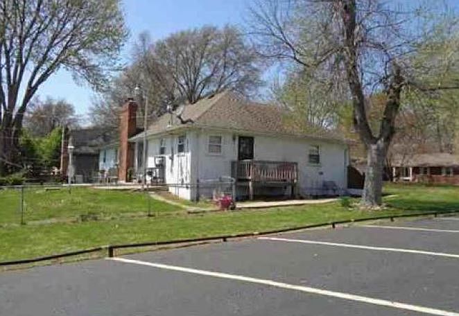 2nd image of 7919 Oakland Ave