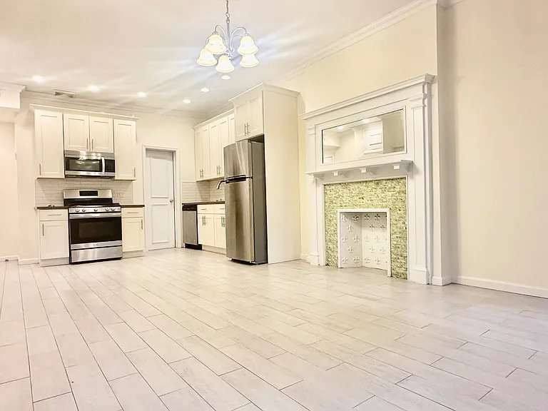 320 W 106th St #5N — Photo 9