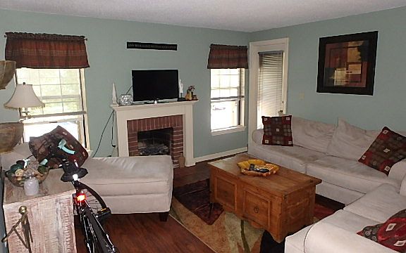 3rd image of 6 Walden Dr APT 5