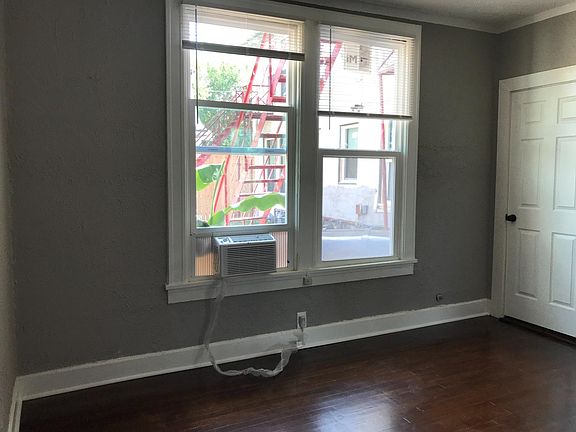 3rd image of 822 Ogden St #6