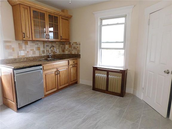 4th image of 84 Grand Ave Floor 2
