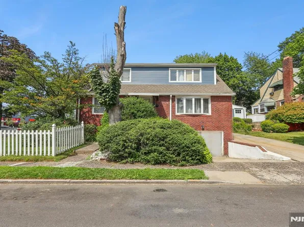 67 Knapp Pl, Englewood, NJ 07631