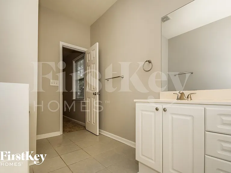 117 Cobblestone Ter — Photo 8
