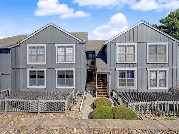 12844 W 110th Ter, Overland Park, KS 66210