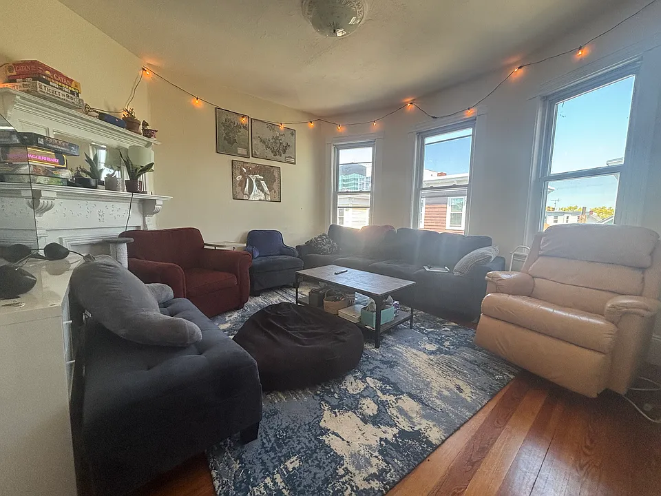 38 Jefferson St #3