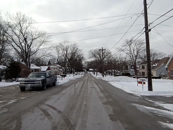 4th image of 210 Willard Pl