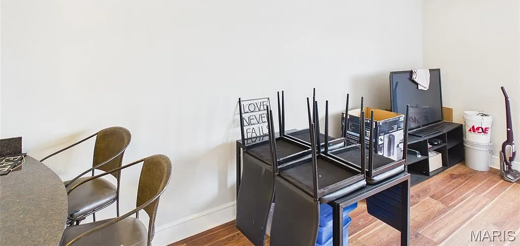 1 bed, 1.0 bath, 427 sqft, $750 — Photo 3