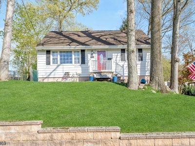 74 Rafkind Rd, Bloomingdale, NJ, 07403