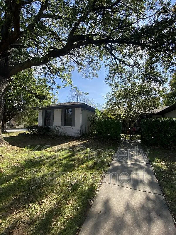 2 bed, 2.0 bath, 1484 sqft, $1,100 — Photo 2