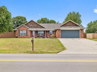 319 N Cimarron Rd, Tuttle, OK 73089