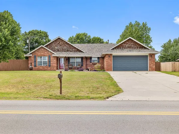319 N Cimarron Rd, Tuttle, OK 73089