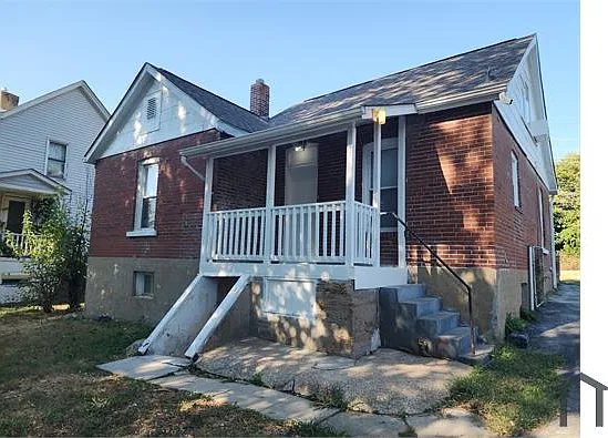 233 Redmond Ave — Photo 1