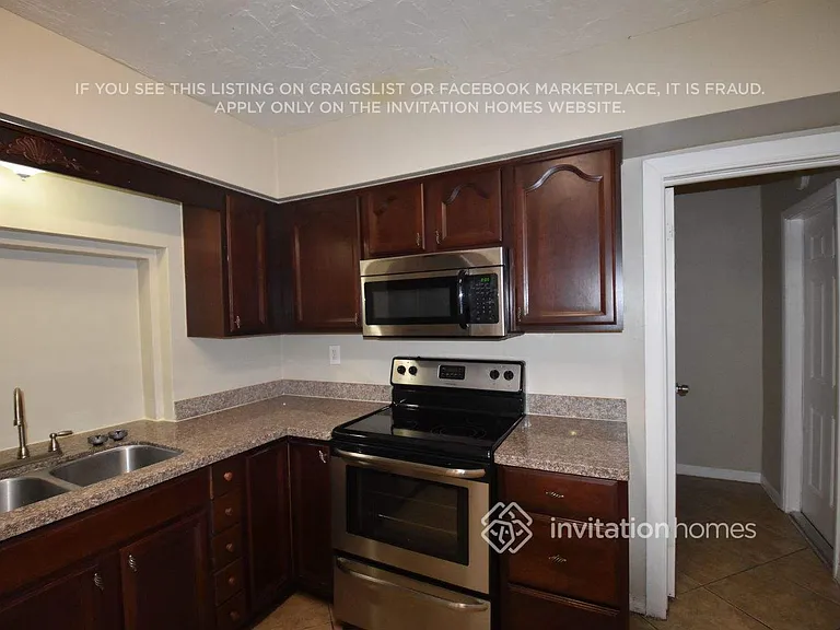 1511 NW 84th Ter — Photo 3