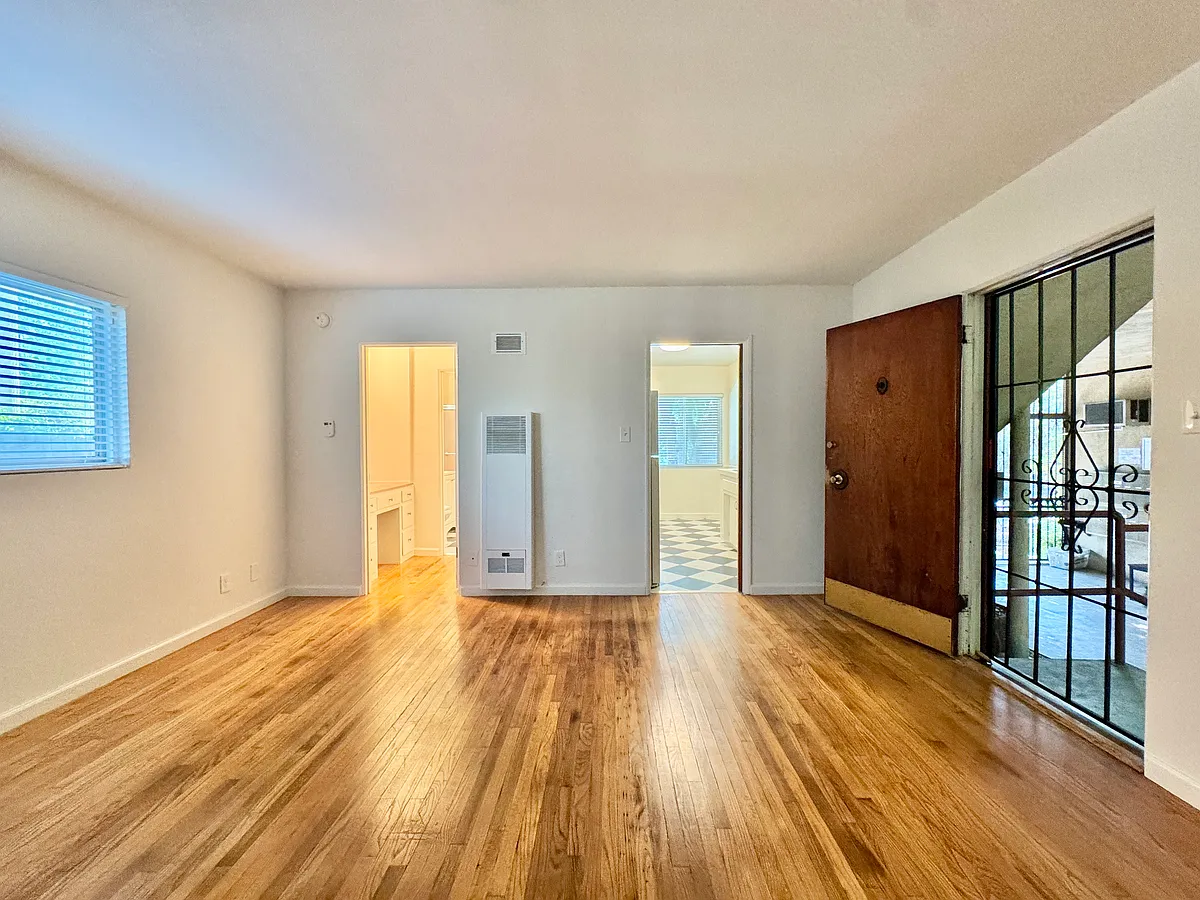 Building Photo - 1311 N Fairfax Ave #1