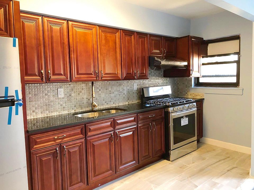 1st image of 147-14 72nd Ave Floor 2