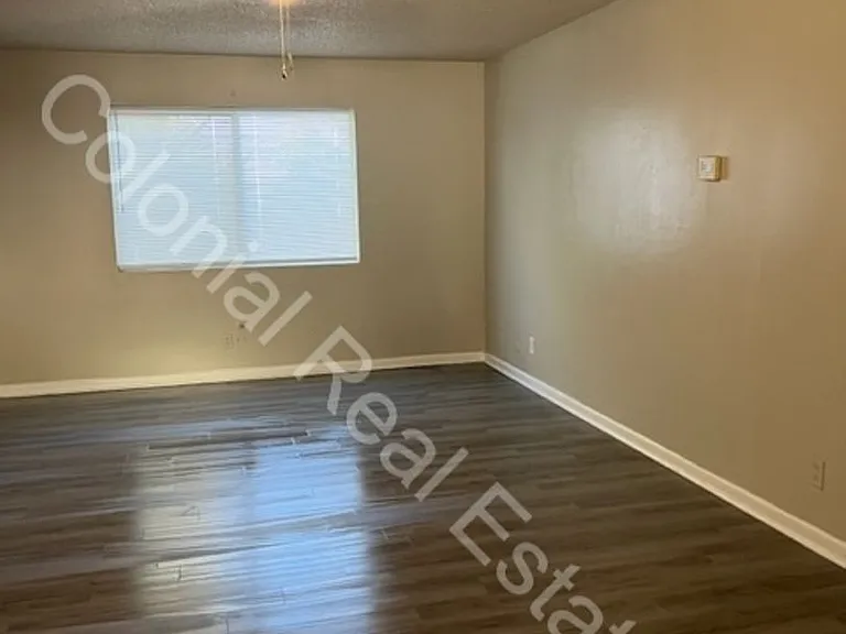 1525 N Reid St — Photo 3