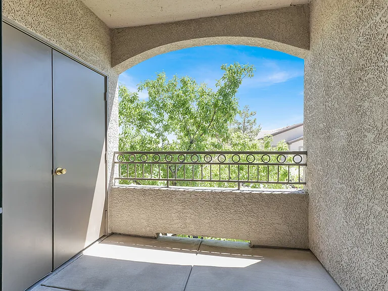 #GuardianReatly 8250 N Grand Canynon #2167 NW Condo Rental balcony_08072025