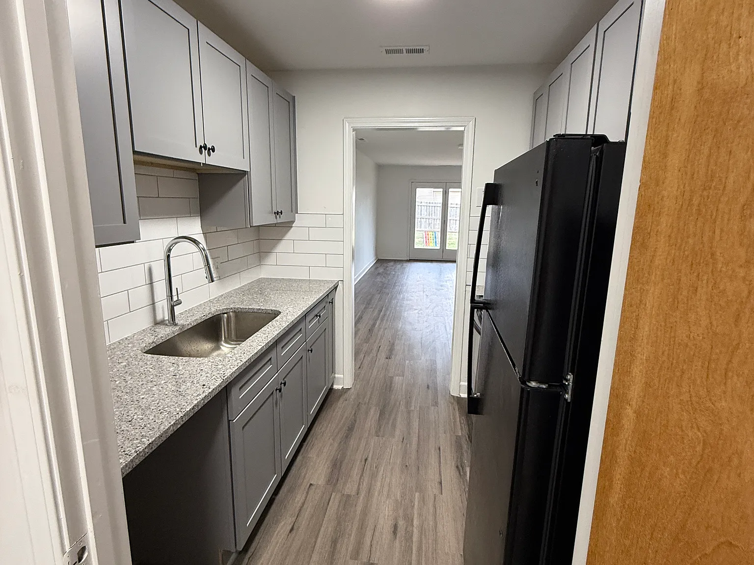 2 bed, 960 sqft, $1,350 — Photo 3