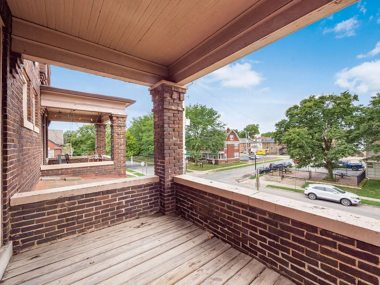 3 bed, 1.0 bath, $1,895 — Photo 2