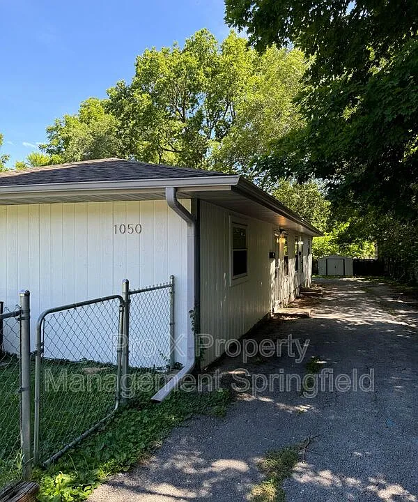1050 W Elm St #A