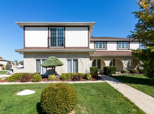 10040 E Tanglewood Ct, Palos Park, IL 60464
