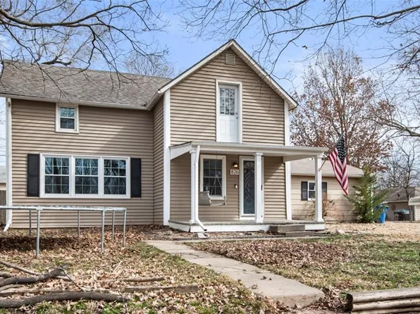 826 Church St, Eudora, KS 66025