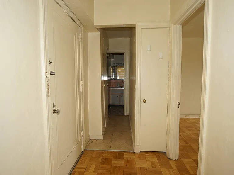Foyer/Hall Foyer/Hall