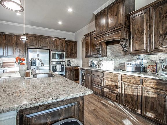 5th image of 813 Sunflower Ct