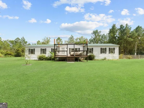 511 Cypress Bay Loop Rd, Pembroke, GA 31321