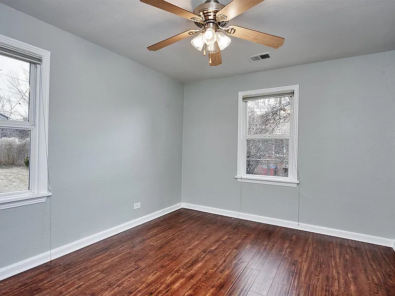 2610 N Cook St — Photo 24