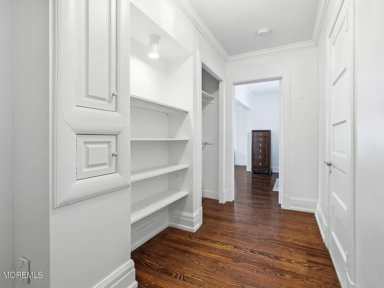211 Cedar Ave — Photo 32