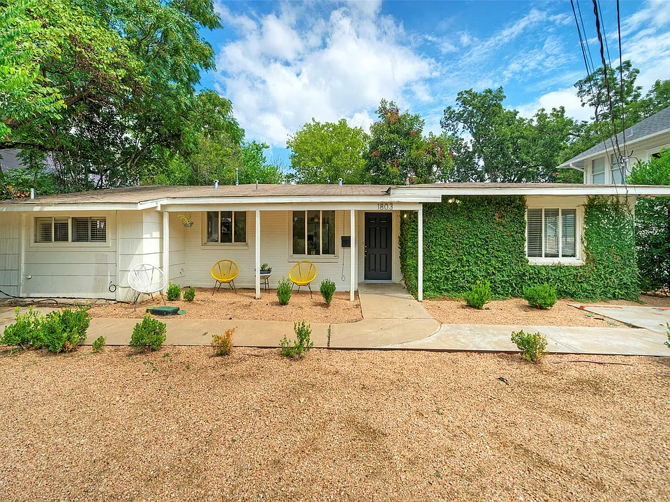 1803 Pearl St