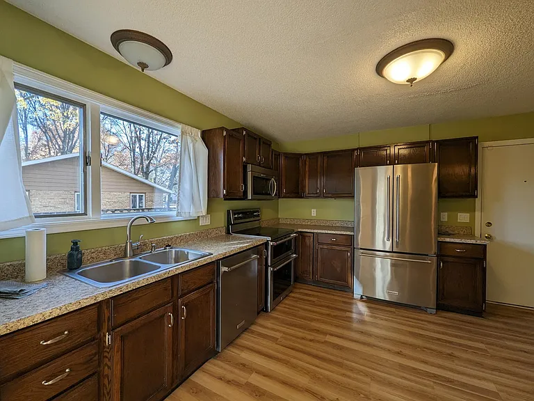 1754 S Cambridge Dr — Photo 5