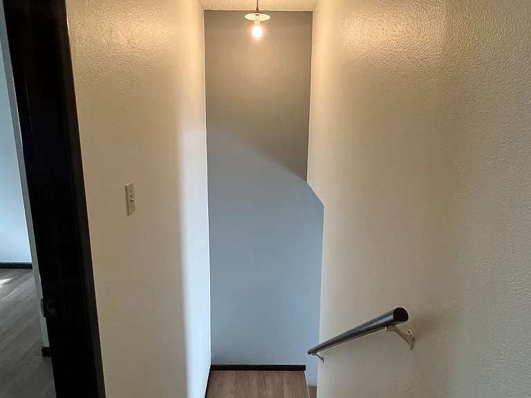 611 W Augusta Ave #C — Photo 20