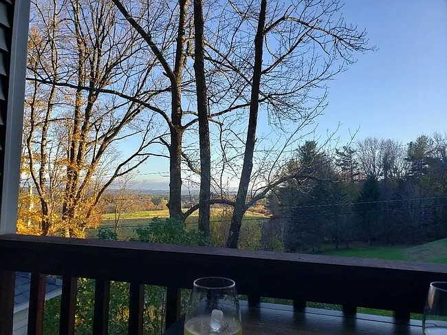 3 bed, 2250 sqft, $3,400 — Photo 2