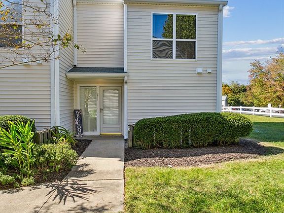5th image of 3811 Staffordshire Ln #L