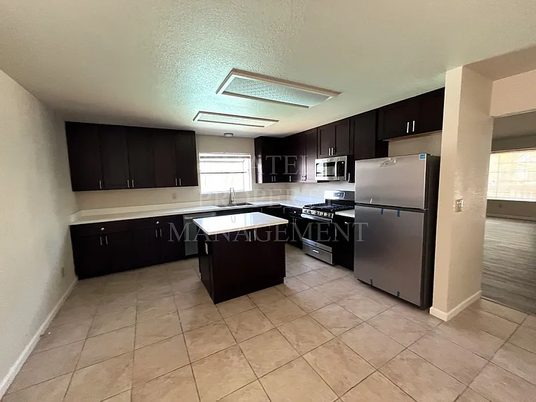 3401 Cassie Ln — Photo 4