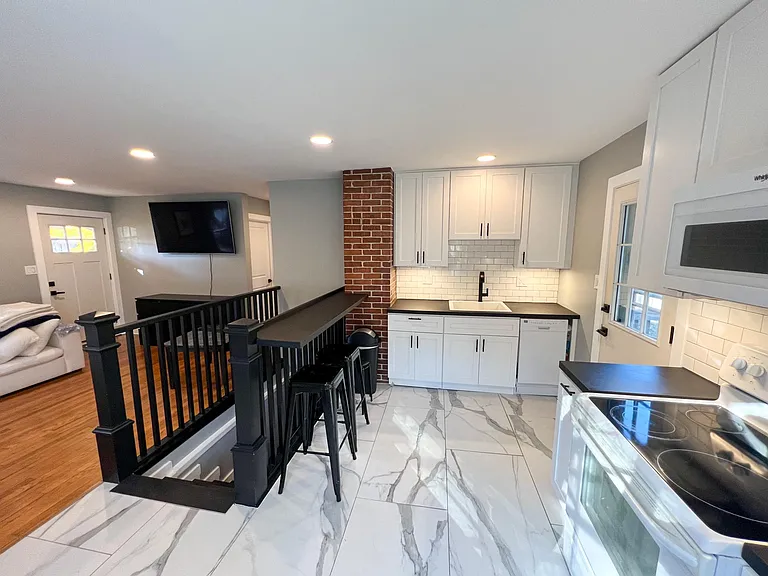 2738 Allegheny Ave — Photo 5