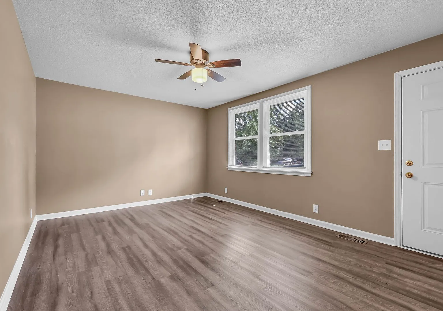 2007 Rosemary - Two Weeks Free w/ Same Day Move In — Photo 3