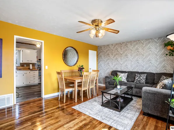 7330 Ira Ct, La Vista, NE 68128