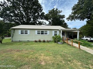 671 E Forest St, Robbins, NC 27325